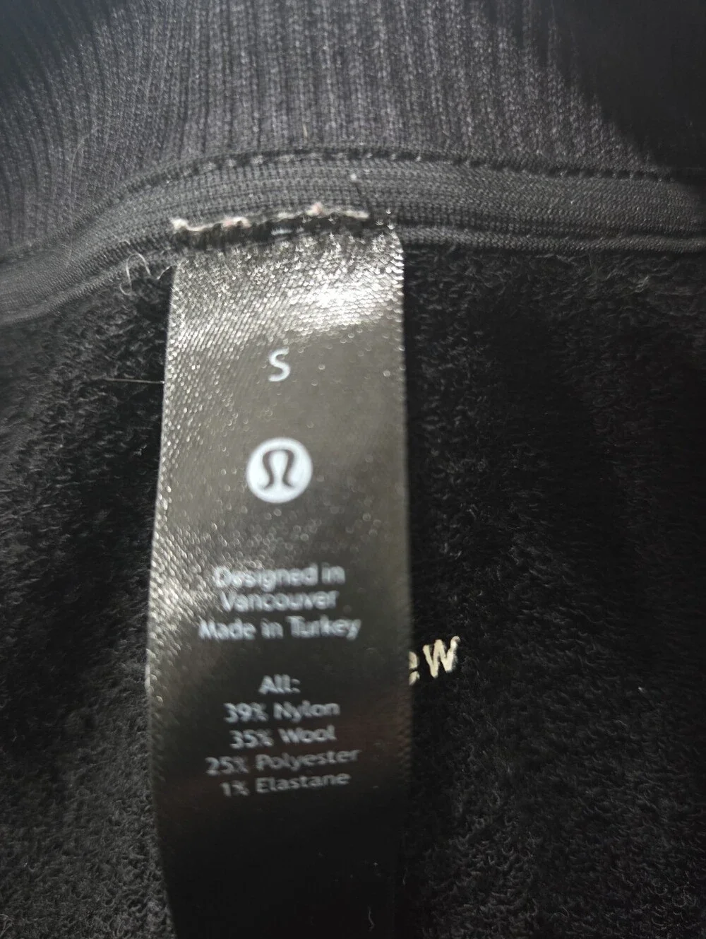 lululemon athletica Half Zip  Black Men's  Pull-Over Top Enginereed Warmth Sz SM